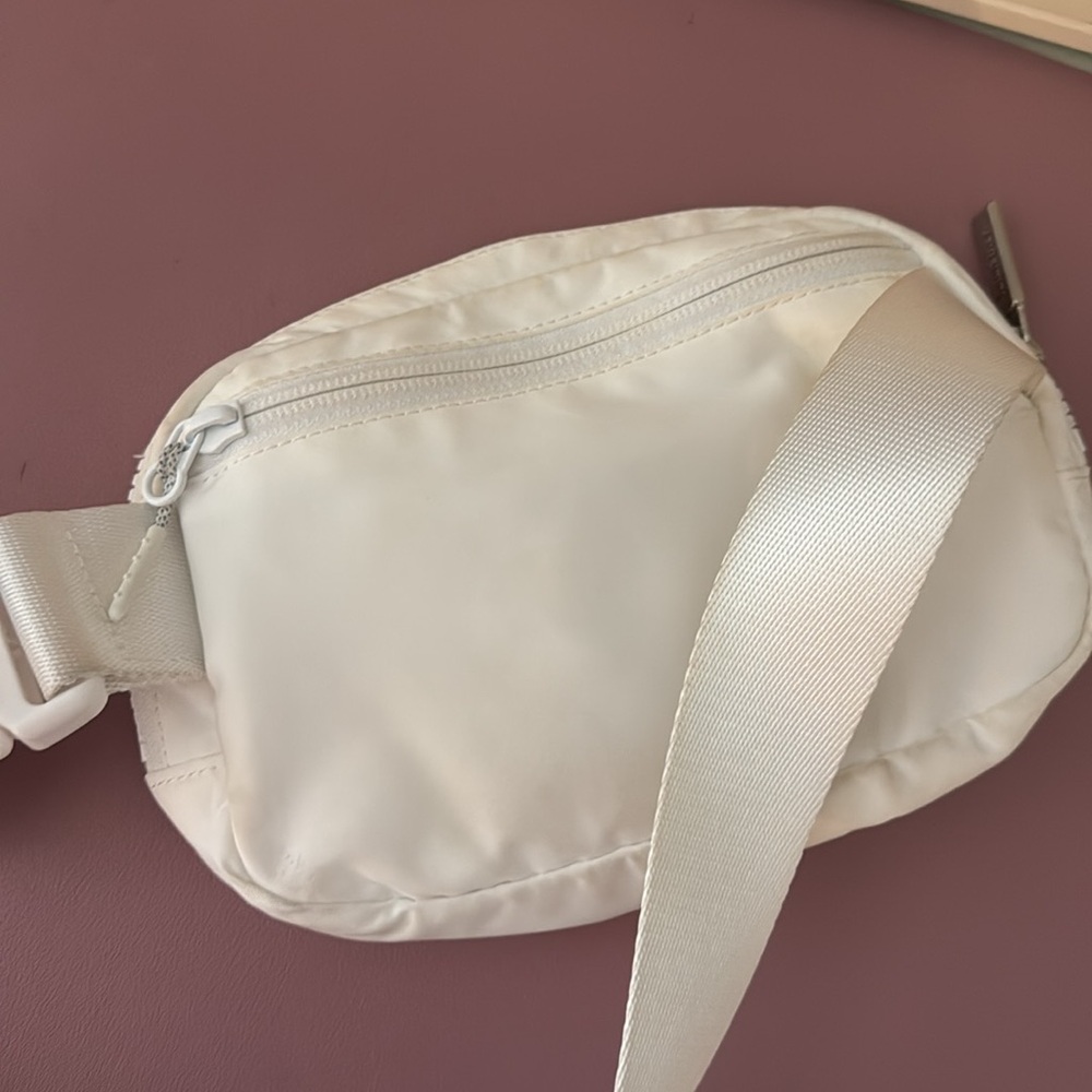 Lululemon Crossbody/Belt Bag - Picture 2 of 2